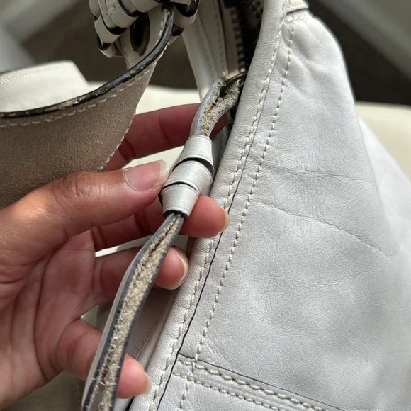 Coach White Sling /Shoulder Leather Bucket Bag - Picture 8 of 13